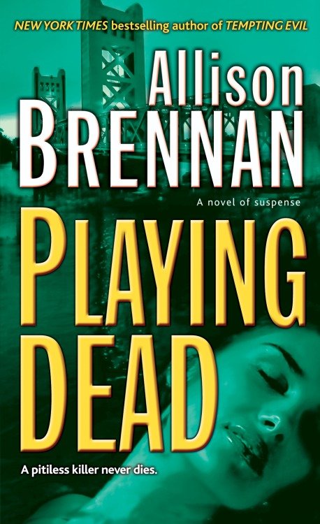 Cover image for Playing Dead [electronic resource] : A Novel of Suspense