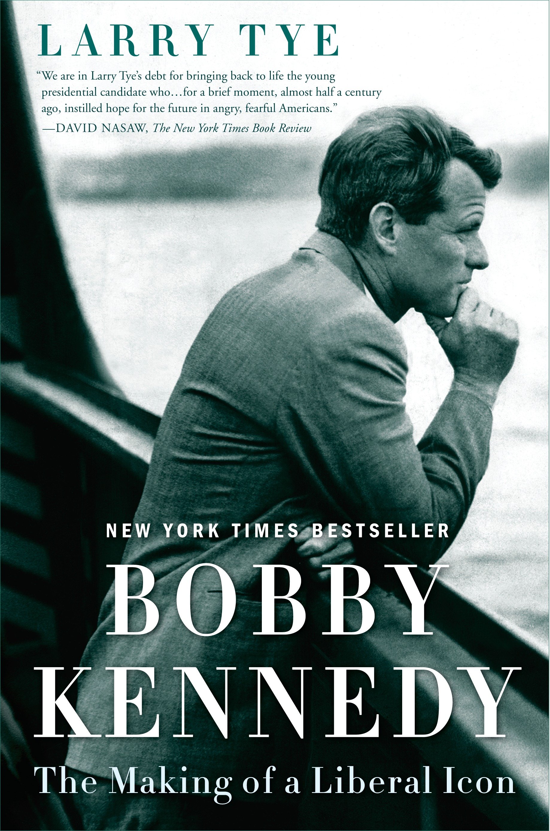 Cover image for Bobby Kennedy [electronic resource] : The Making of a Liberal Icon